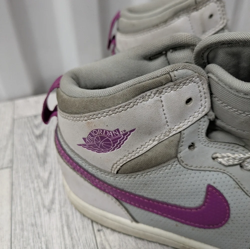 Nike Kids Size 3 Y Gray and Purple High-Top Sneakers